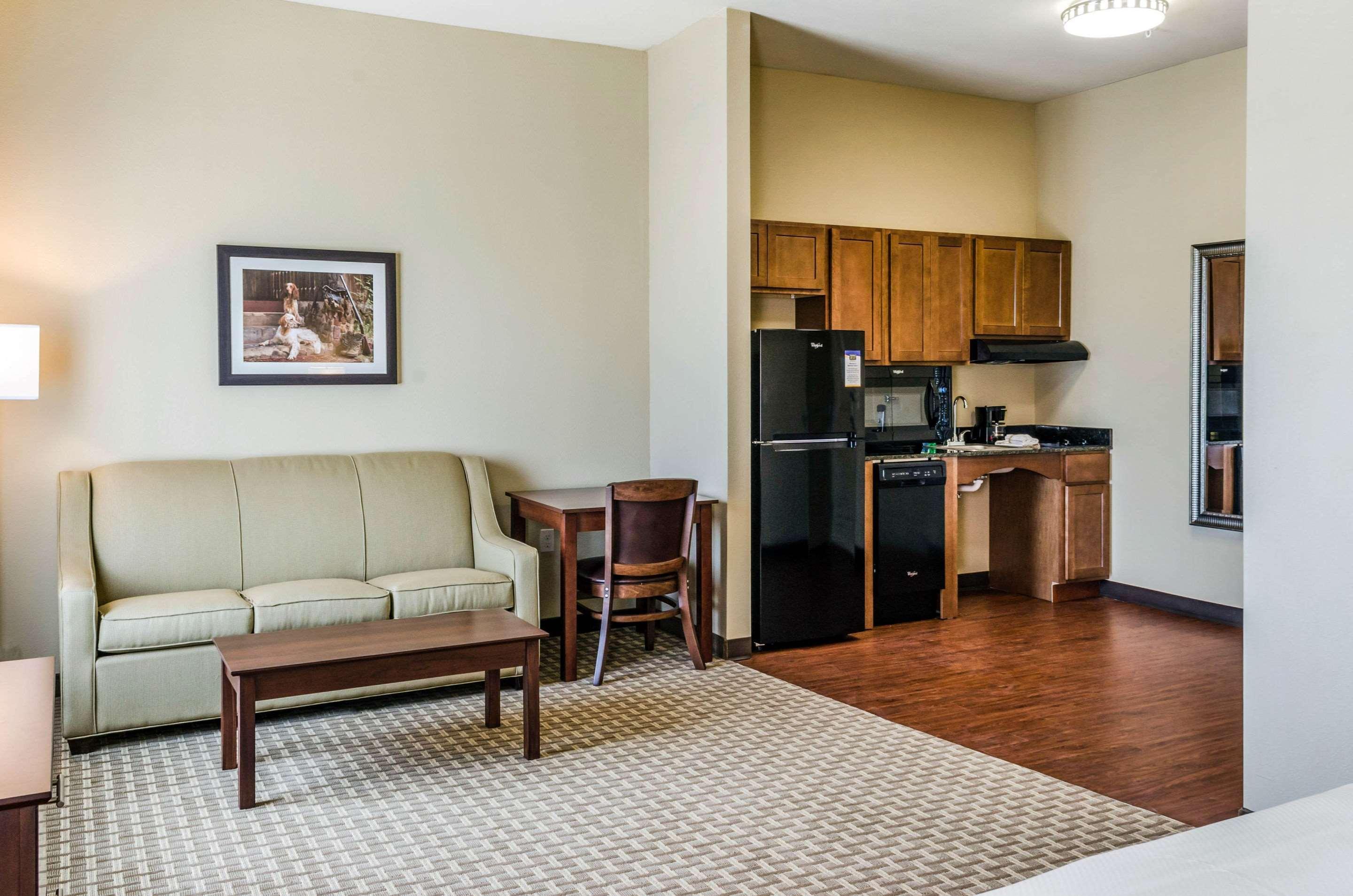 Mainstay Suites Hackberry Sportsman'S Lodge Exteriör bild