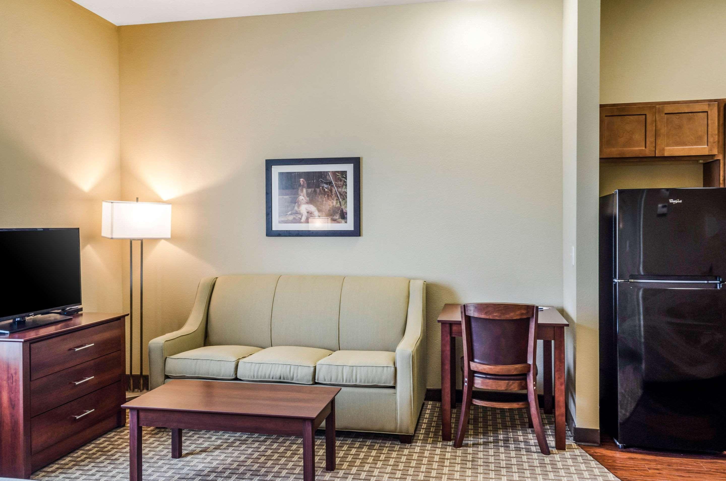 Mainstay Suites Hackberry Sportsman'S Lodge Exteriör bild