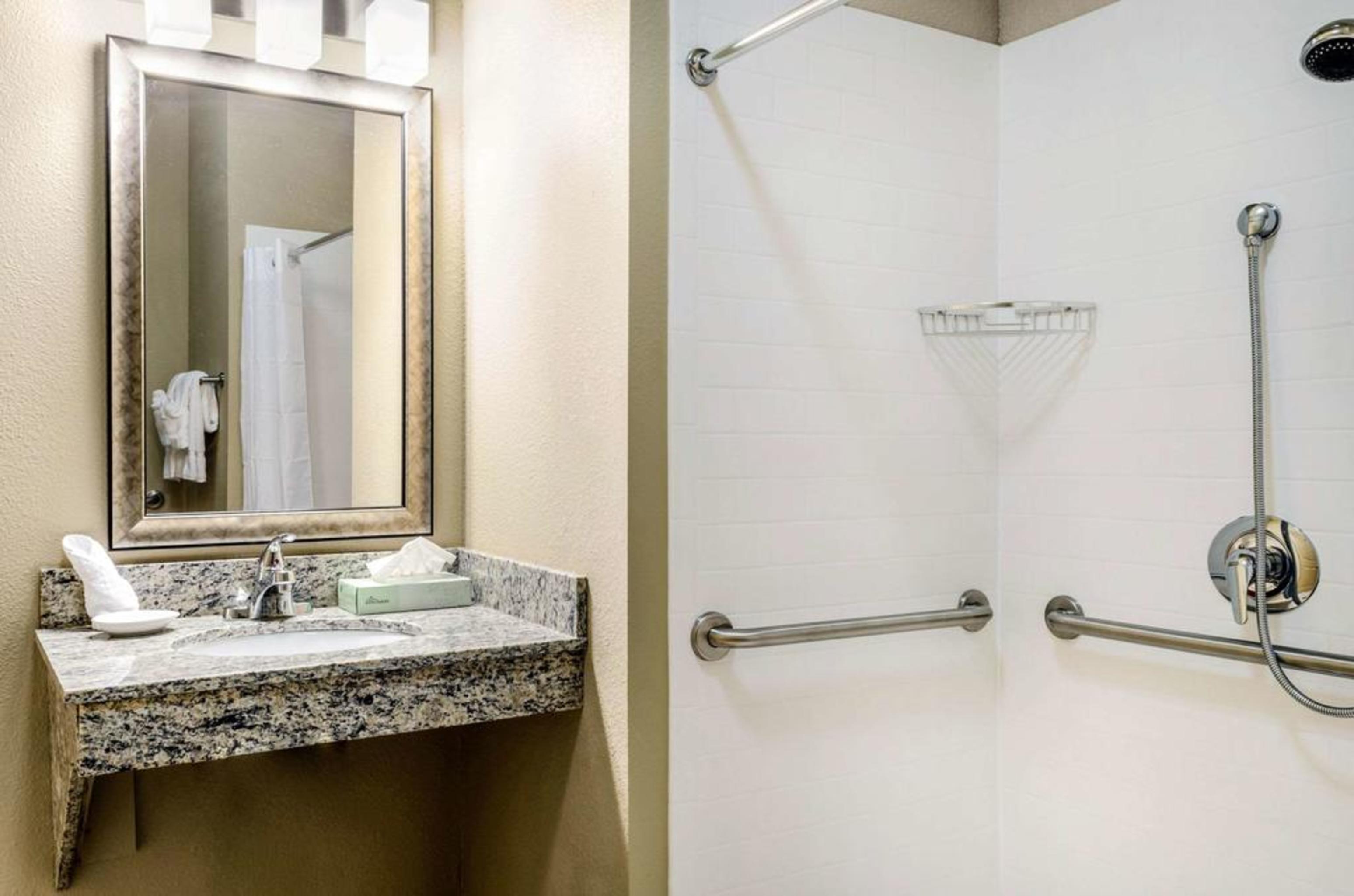 Mainstay Suites Hackberry Sportsman'S Lodge Exteriör bild