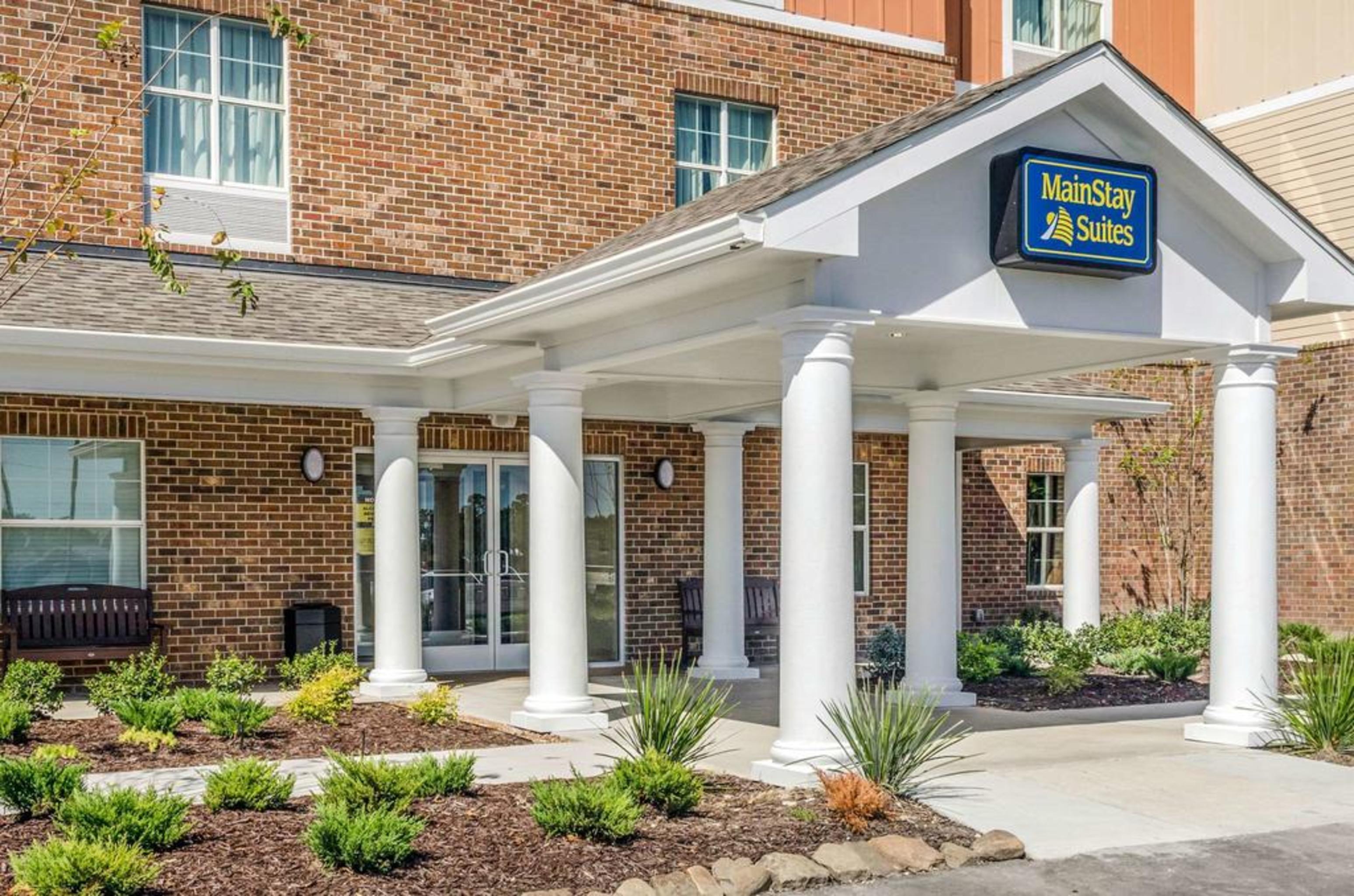 Mainstay Suites Hackberry Sportsman'S Lodge Exteriör bild