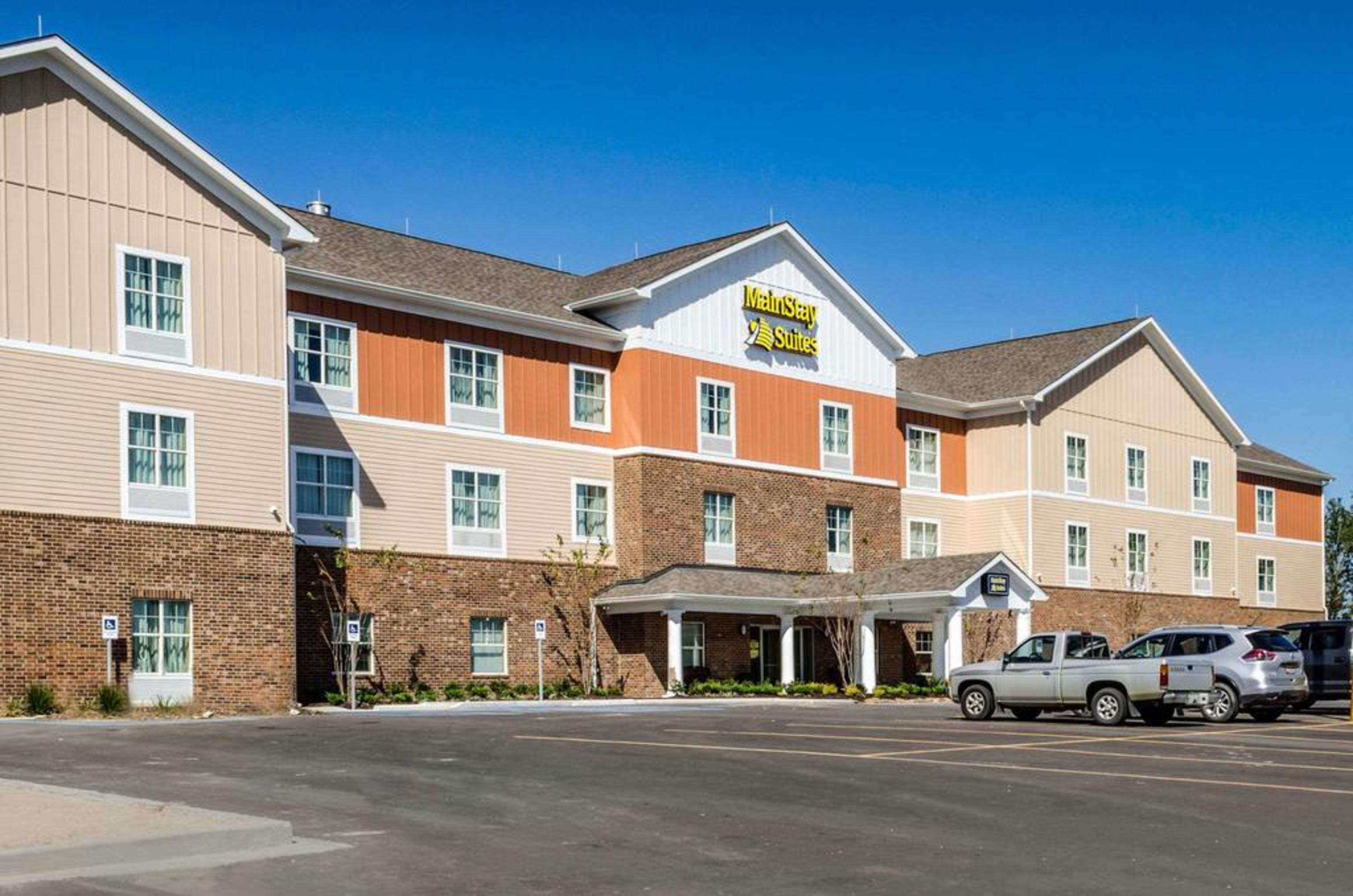 Mainstay Suites Hackberry Sportsman'S Lodge Exteriör bild