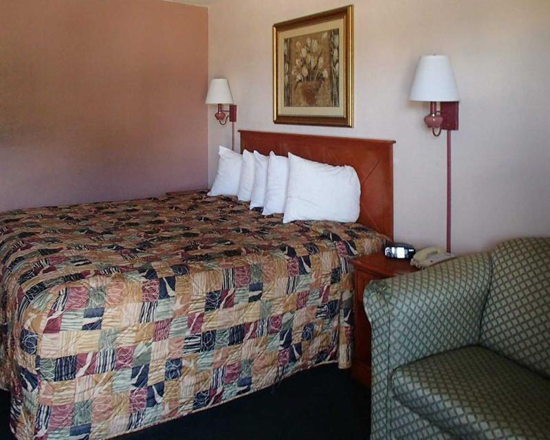 Mainstay Suites Hackberry Sportsman'S Lodge Exteriör bild